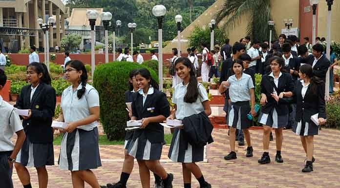 CBSE will declare CBSE Class 12 results 2017 on Sunday in the forenoon at cbseresults.nic.in, said Board. (Photo/Biswarup Ganguly)