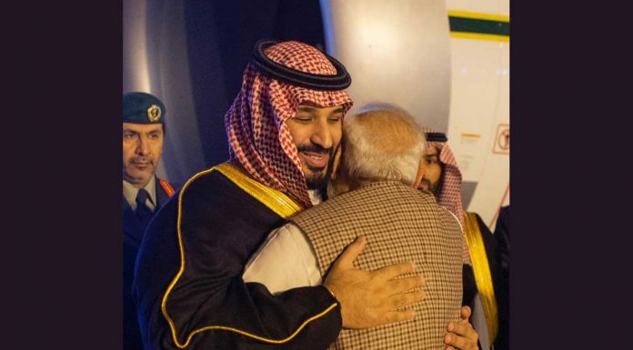Prime Minister Narendra Modi receives Saudi Crown Prince Salman at the New Delhi IGI airport. (Photo: Twitter/@spagov)