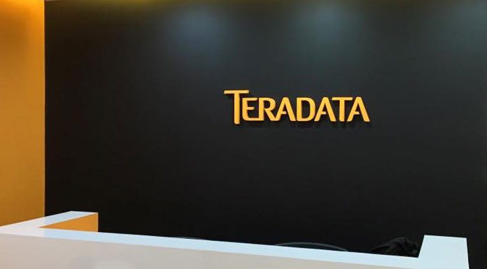 Teradata reports total revenue of $588 million in Q4