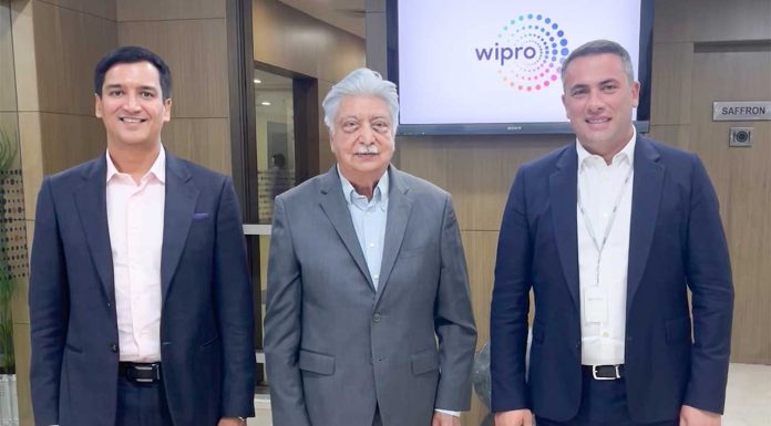 Left to Right: Shravan Subramanyam, Managing Director, Wipro GE Healthcare, Azim Premji, Chairman, Wipro GE Healthcare and Chairman, Wipro Enterprises and Elie Chaillot, President & CEO, GE Healthcare Intercontinental